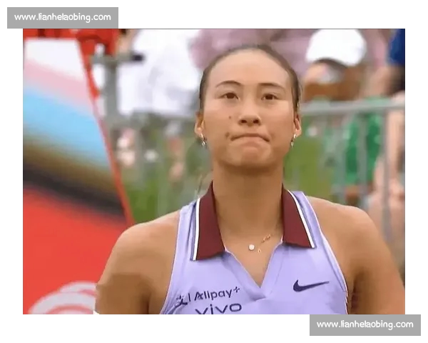 郑钦文教科书级放小球戏耍阿尼西莫娃，决胜盘关键分引爆全场！